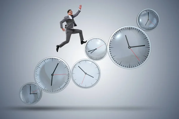 Empresário no conceito de gestão do tempo — Fotografia de Stock