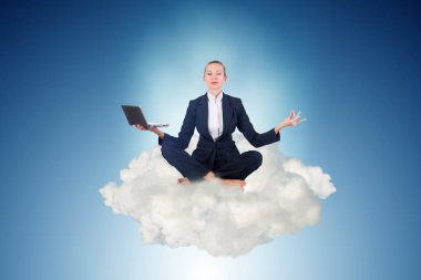 Gökyüzünde çalışma ve meditasyon işkadını