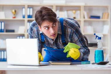 Kişisel verileri çalan daha temiz kapaklı bir bilgisayar korsanı