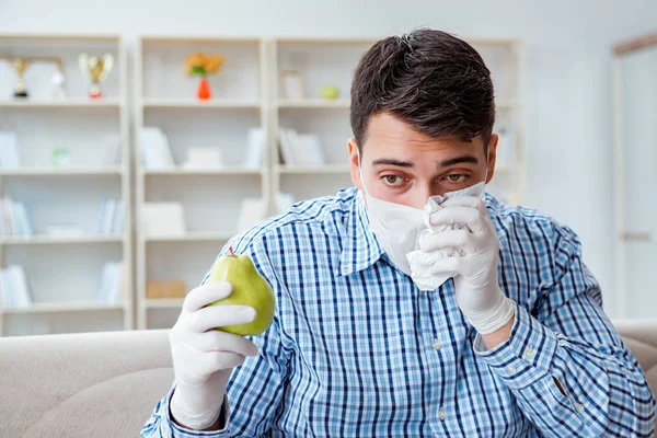 Homem que sofre de alergia - conceito médico — Fotografia de Stock