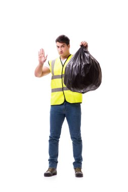 Çöp torbası olan adam beyazda izole edilmiş.