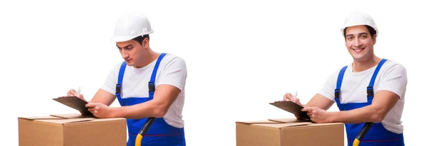 Homem entregando caixa isolada no branco — Fotografia de Stock