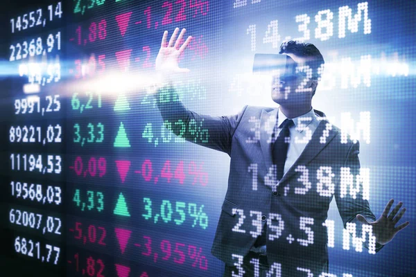株式市場での仮想現実取引のビジネスマン — ストック写真