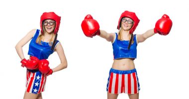 Beyaz tenli komik boksör.