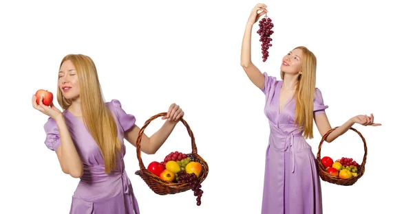 Mulher com cesta de frutas isolada em branco — Fotografia de Stock