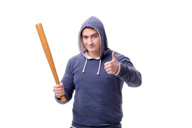 Beyazda beysbol sopası olan genç bir holigan.