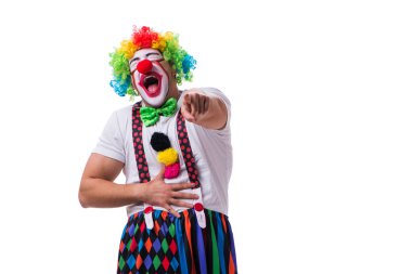 Beyaz arka planda aptalca davranan komik palyaço.