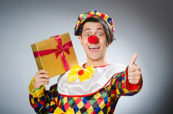 Clown divertente in concetto comico — Foto Stock