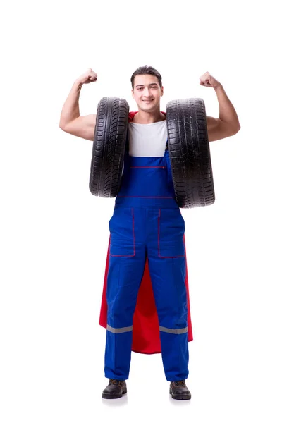 Superhelden-Mann mit Reifen isoliert weißen Hintergrund — Stockfoto