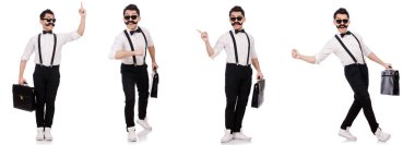 Evrak çantalı genç adam beyazın üzerinde izole edilmiş.