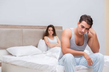 Karı ve kocayla yatakta aile içi anlaşmazlık