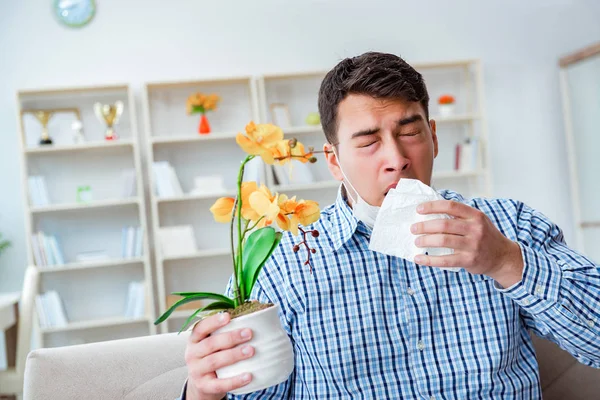 Mann leidet an Allergie - medizinisches Konzept — Stockfoto