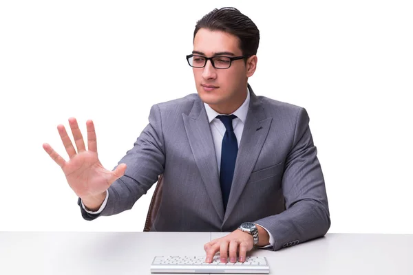 Giovane uomo d'affari digitando su una tastiera premendo pulsanti virtuali — Foto Stock
