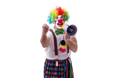 Beyaz arka planda izole edilmiş megafonlu komik bir palyaço.