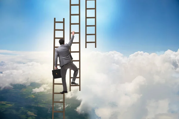 Карабкаясь по карьерной лестнице в бизнес-концепции — стоковое фото