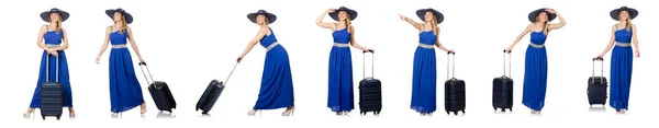 Genç kadın mavi elbise ve beyaz izole bavul — Stok fotoğraf