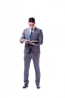 Beyaz arka planda izole edilmiş bir kitap okuyan işadamı öğrencisi
