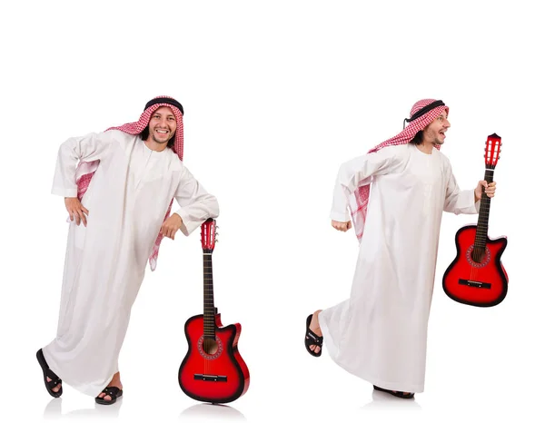 Homem árabe tocando guitarra isolada no branco — Fotografia de Stock