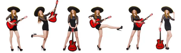 기타를 치는 솜브레로 모자를 쓴 여자 — 스톡 사진