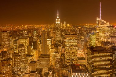 Günbatımında New York Manhattan 'ın gece manzarası
