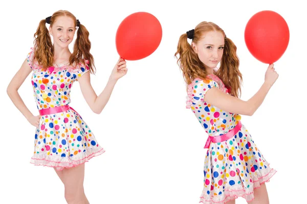 Giovane donna con palloncino rosso isolato su bianco — Foto Stock