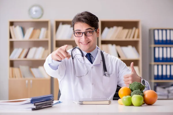 Scientist studying nutrition in various food — Stock Photo, Image