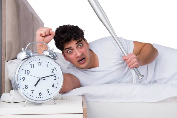 Hombre en la cama sufriendo de insomnio —  Fotos de Stock