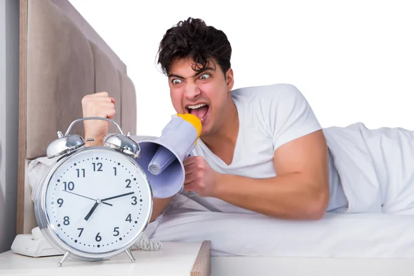Man in bed die lijdt aan slapeloosheid — Stockfoto
