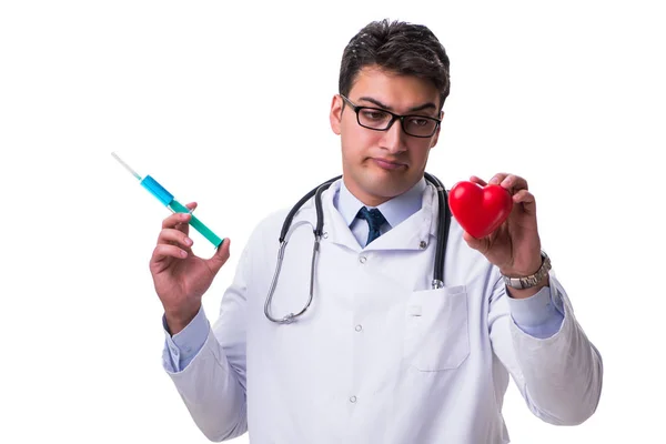 Joven médico cardiólogo masculino sosteniendo un corazón aislado en blanco —  Fotos de Stock