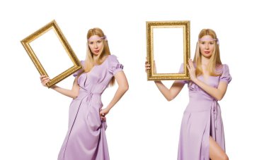 Beyaz çerçeveli bir kadın.