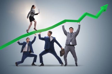 Ekonomik krizin iyileşmesini destekleyen işadamı