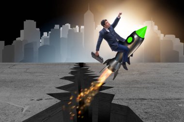 İş adamı roketle kaya boşluğundan uçuyor