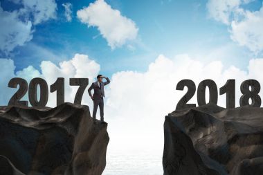 İş adamı 2017 'den 2018' e kadar bekliyor.