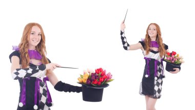 büyücü kadın beyaz çiçekli