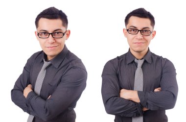 Genç gülümseyen adam beyaz izole