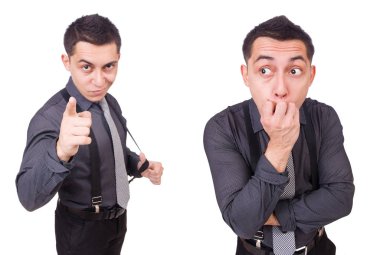 Genç bir adam üzerinde beyaz izole takım elbise