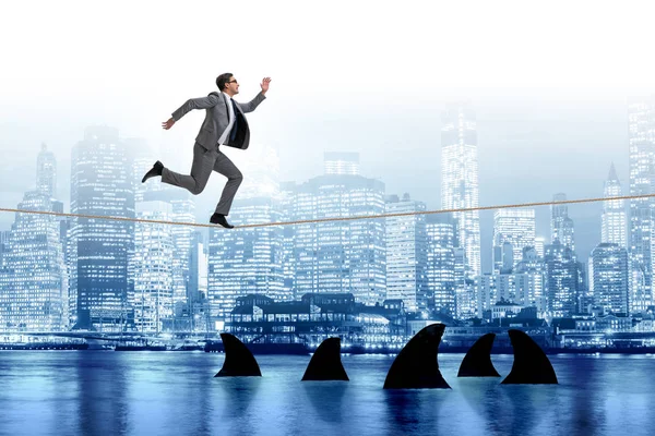 İş risk kavramında el kesimi halat