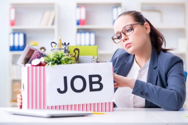 İş kadını işinden istifa ediyor