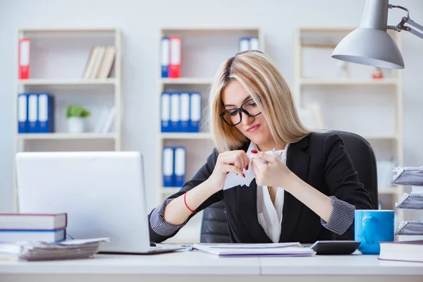 Busineswoman frustrated working in the office — Stock Photo, Image