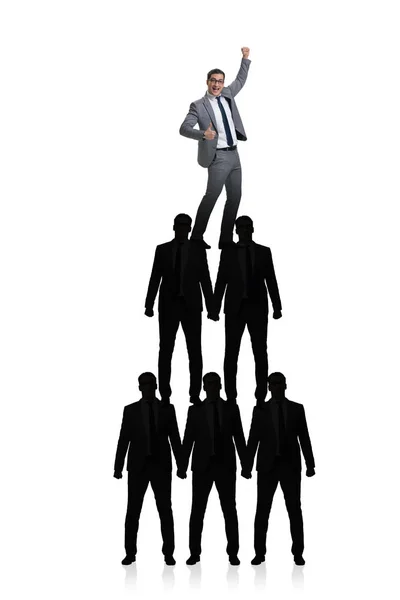 Pyramide des hommes d'affaires dans le concept d'entreprise — Photo