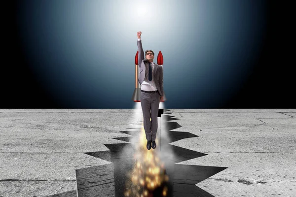 İş adamı roketle kaya boşluğundan uçuyor