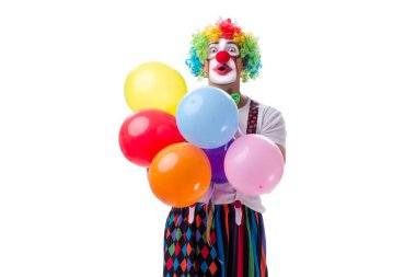 Beyaz arka planda balonları olan komik bir palyaço.