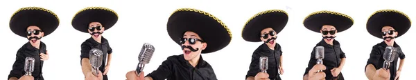 Vicces férfi mexikói sombrero kalapot visel, fehér alapon elszigetelve. — Stock Fotó