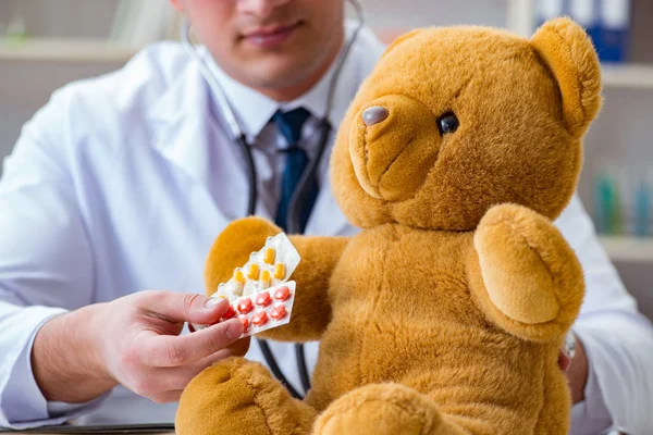 Veterinerlik doktorunun muayenesi var.