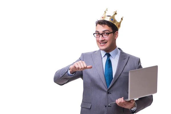 Король бизнесмен держит ноутбук изолирован на белом фоне — стоковое фото