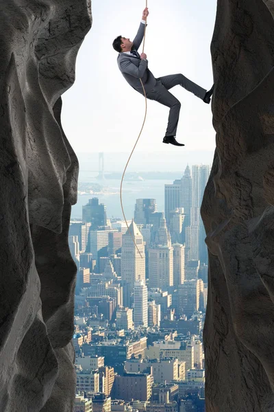 İş adamı iş kavramındaki zorlukların üstesinden geldi