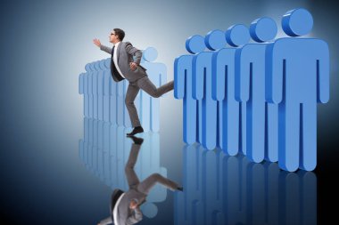 İş adamlarıyla kalabalık konseptinden uzak durmak