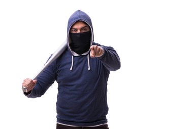 Beyazda beysbol sopası olan genç bir holigan.