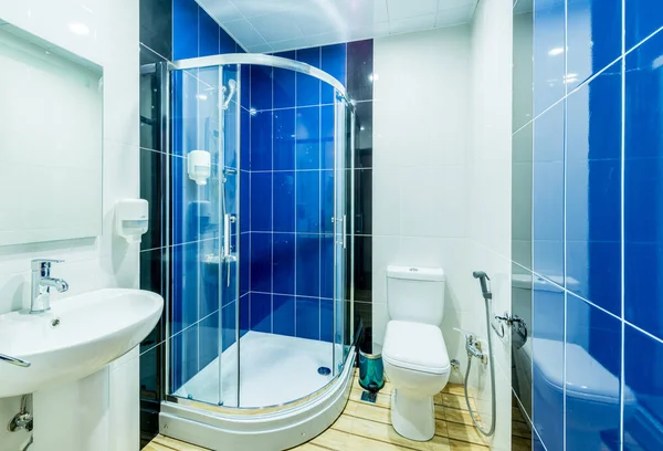 Cuarto de baño en el interior moderno — Foto de Stock