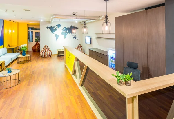 Yurt yatakhanesinin resepsiyonu